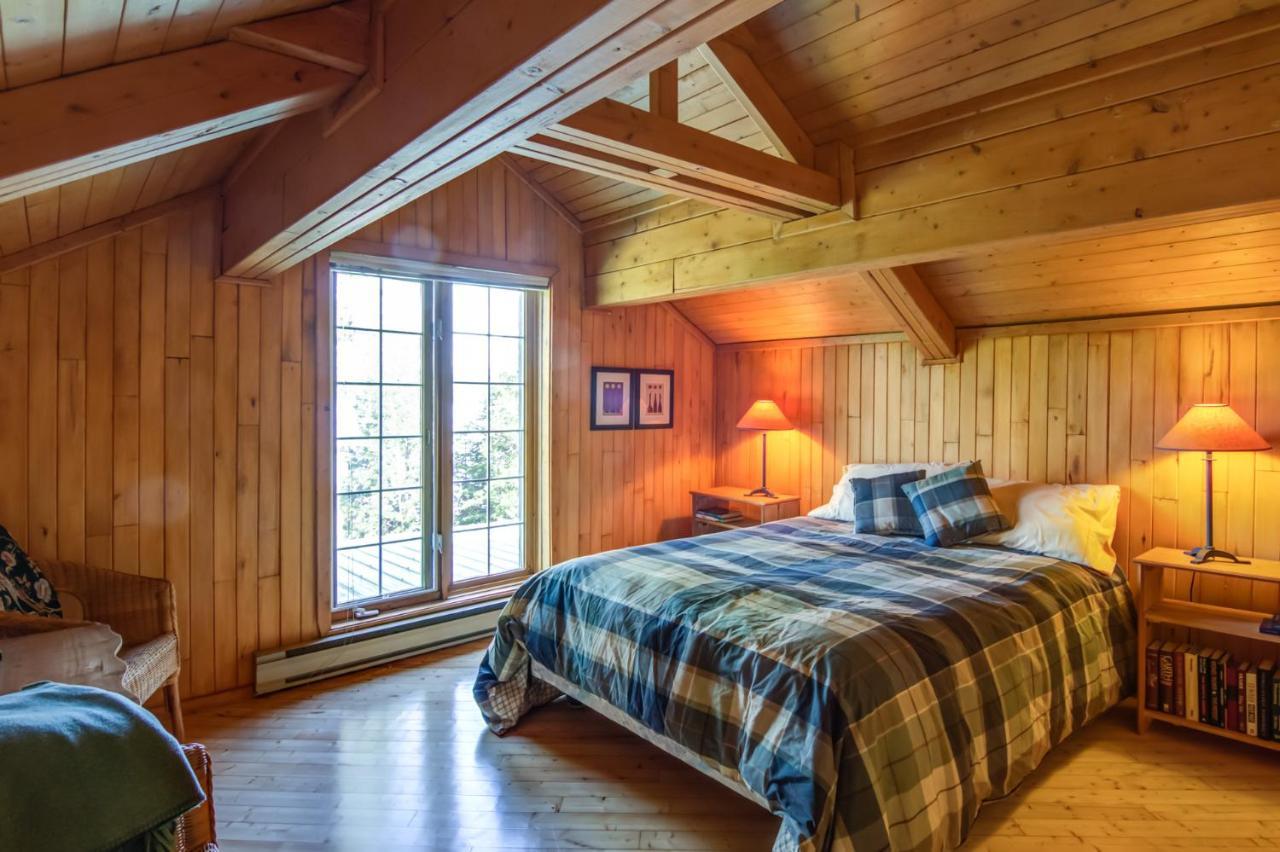 Le Cent Villa Chicoutimi Eksteriør billede