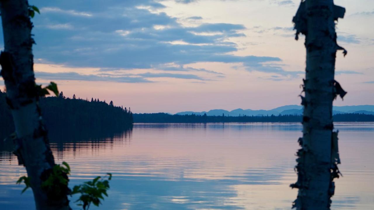Le Cent Villa Chicoutimi Eksteriør billede